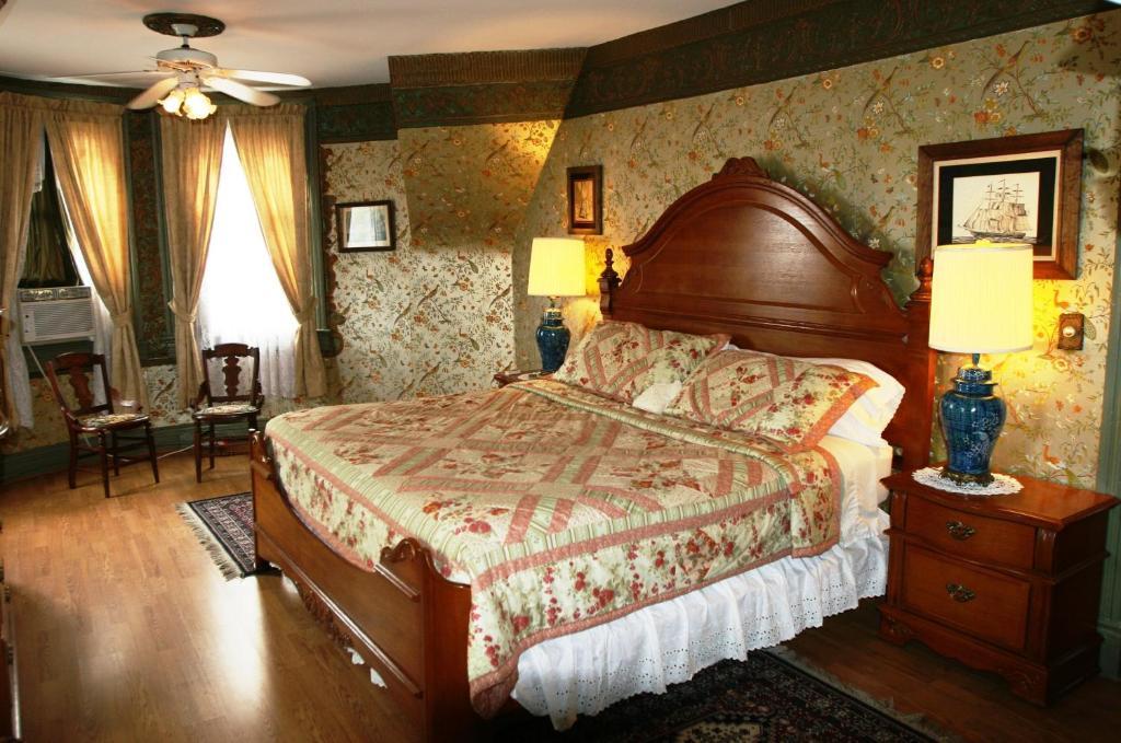 Wilson House Bed & Breakfast Baltimore Room photo